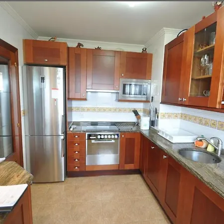 Chalet Adosado Con Encanto Junto Al Mar, En 카스트로우르디알레스