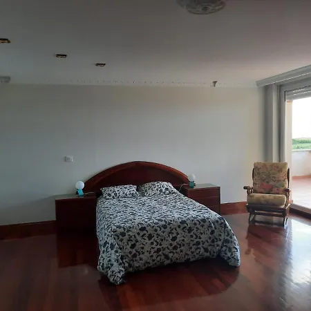 Chalet Adosado Con Encanto Junto Al Mar, En