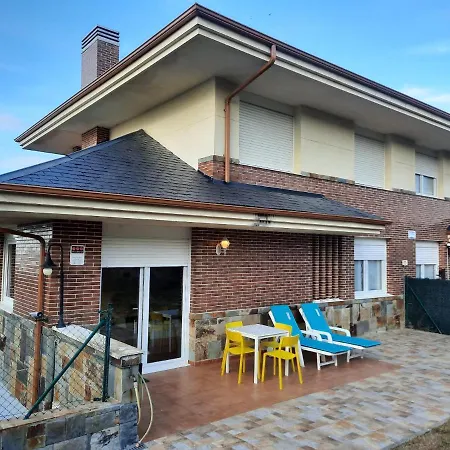 펜션 Chalet Adosado Con Encanto Junto Al Mar, En *