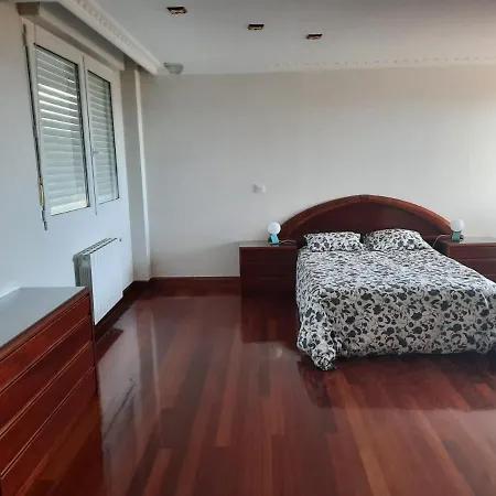 Chalet Adosado Con Encanto Junto Al Mar, En 카스트로우르디알레스